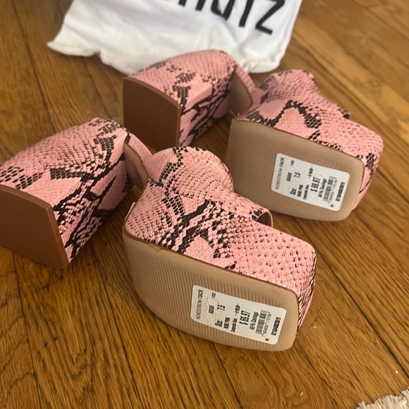 Schutz Aretha Snake print platform mules - Picture 4 of 4